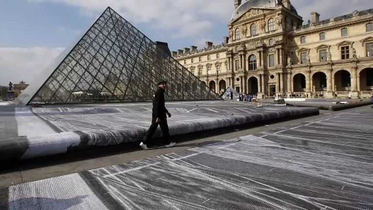 Louvre’s $102M jewel heist linked to weak ‘LOUVRE’ password