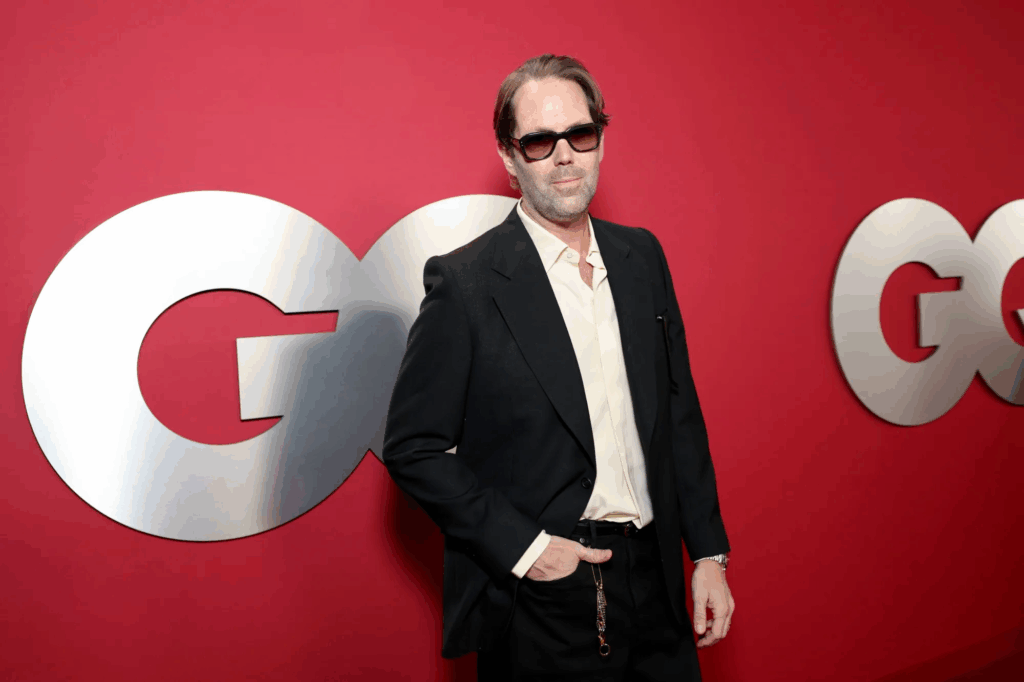 Apple’s Longtime UI Design Chief Alan Dye Leaves for Meta, Will Lead New Creative Studio