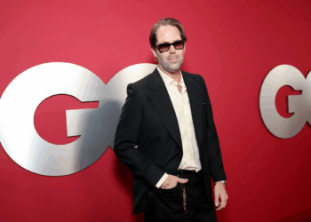 Apple’s Longtime UI Design Chief Alan Dye Leaves for Meta, Will Lead New Creative Studio