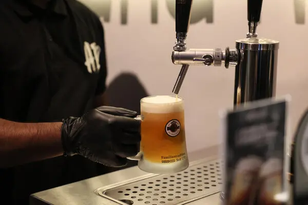 Saudi Arabia Will Let Some Non-Muslim Expats Buy Alcohol, But Only If They Earn Enough