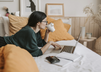 How Online Casino Games Fit Into Today’s On-Demand Entertainment Culture