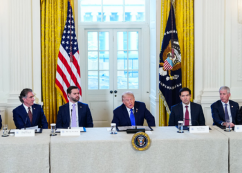 Trump Urges Oil Giants to Invest $100 Billion in Venezuela’s Energy Sector