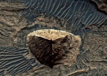 Mysterious Pyramid-Like Structure Spotted on Mars, Experts Weigh In