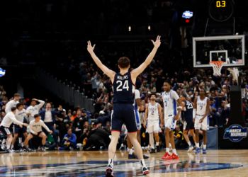 UConn Hits 35-Foot Buzzer Beater to Reach Final Four