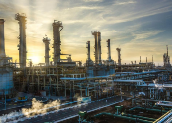 Drone Strike Hits UAE’s Ruwais Refinery as Iran Expands Attacks on Gulf Energy Infrastructure