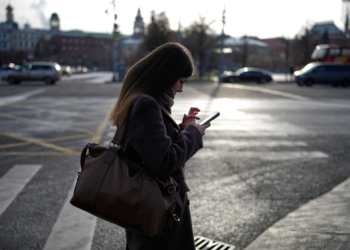 Why Russians Are Turning to Pagers and Walkie-Talkies Again