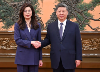 How Xi Jinping’s 14-Second Handshake Exposed Taiwan’s Deep Political Divide