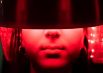 A New Flexible Light Therapy Hat Could Revolutionize Hair Loss Treatment