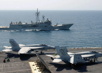 ‘Max Trap’ Explained: Why USS Abraham Lincoln Pilots Dump Fuel Before Landing on Aircraft Carriers