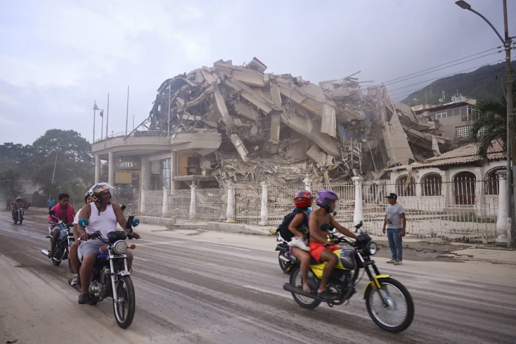 Venezuela Earthquakes: At Least 32 Dead, 700 Injured After Rare Twin Quakes Devastate Caracas and Coastal Regions