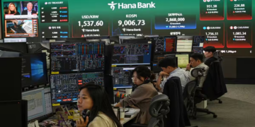 South Korea’s Kospi Plunges 8% As AI Stock Sell-Off Rattles Global Markets