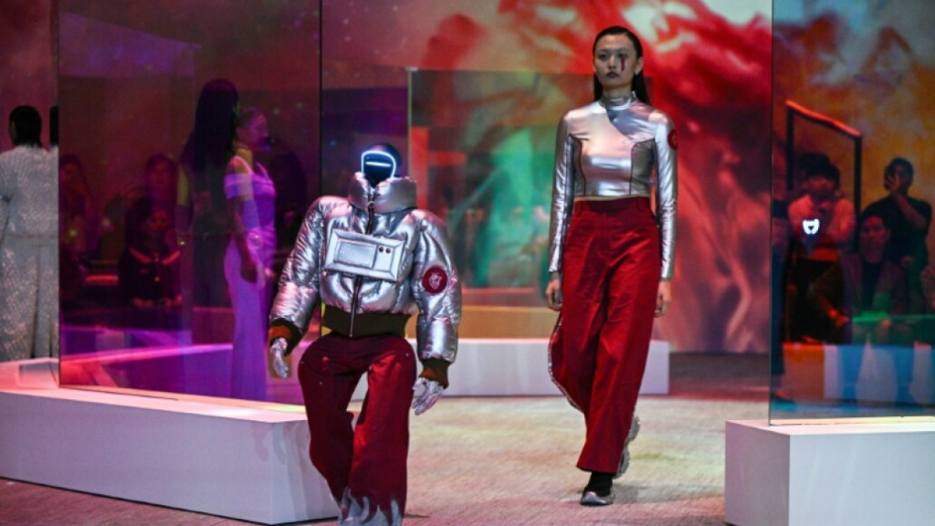 Robots Need Clothes Too: Humanoid Robots Join Human Models at Seoul Fashion Show