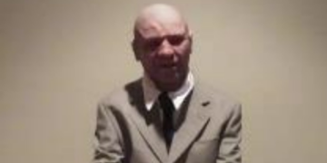 ‘Time Traveler from 2118’ Claims Commercial Time Travel Will Arrive by 2028: Here’s What He Says