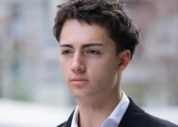 French Teen Fined in Singapore After Viral ‘Straw-Licking’ Social Media Stunt