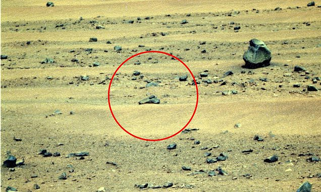 'Alien Gun' on Mars? Viral NASA Rover Image Sparks Fresh Speculation, but Scientists Say It's Probably Just a Rock