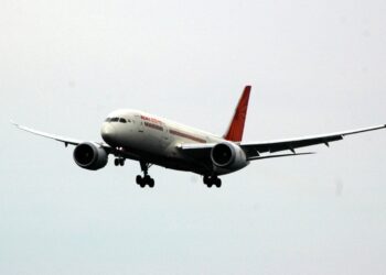 Air India Boeing 787-8 Dreamliner landing at Frankfurt Airport