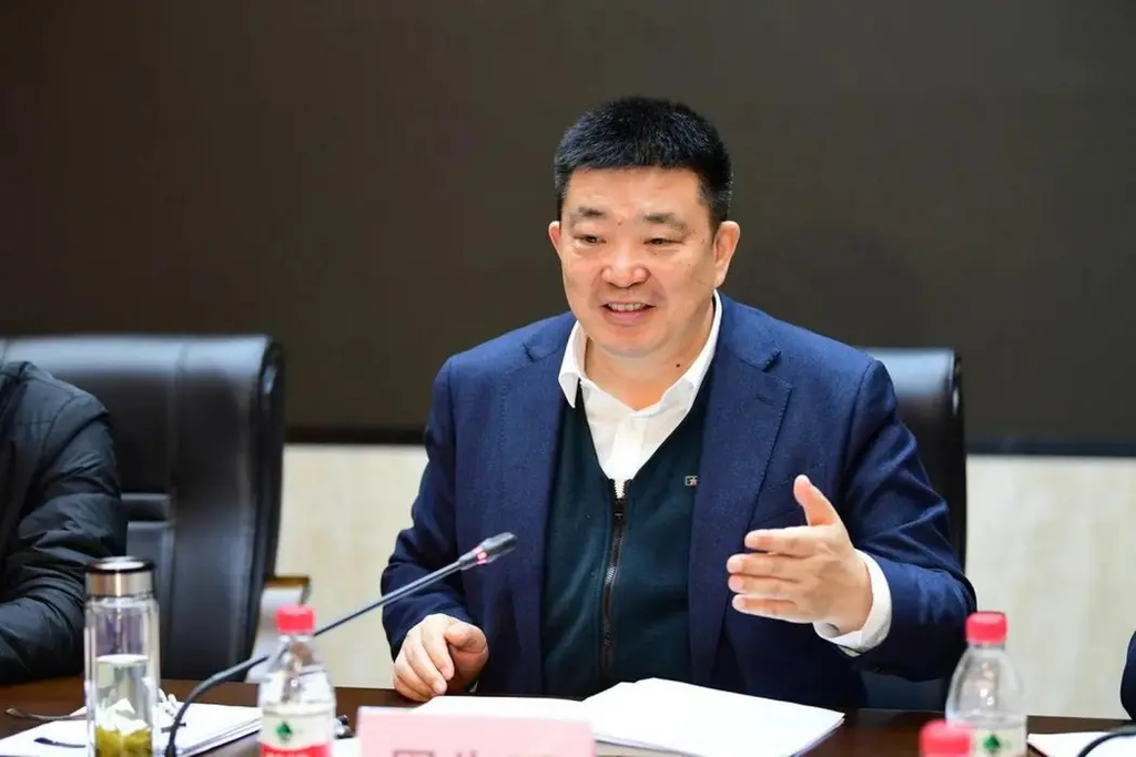 Zhou