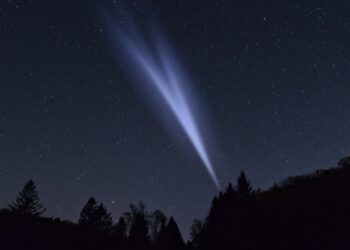 A glowing cloud of propellant vented by a Chinese Zhuque-2E rocket upper stage in the night sky over Sauk County, Wisconsin